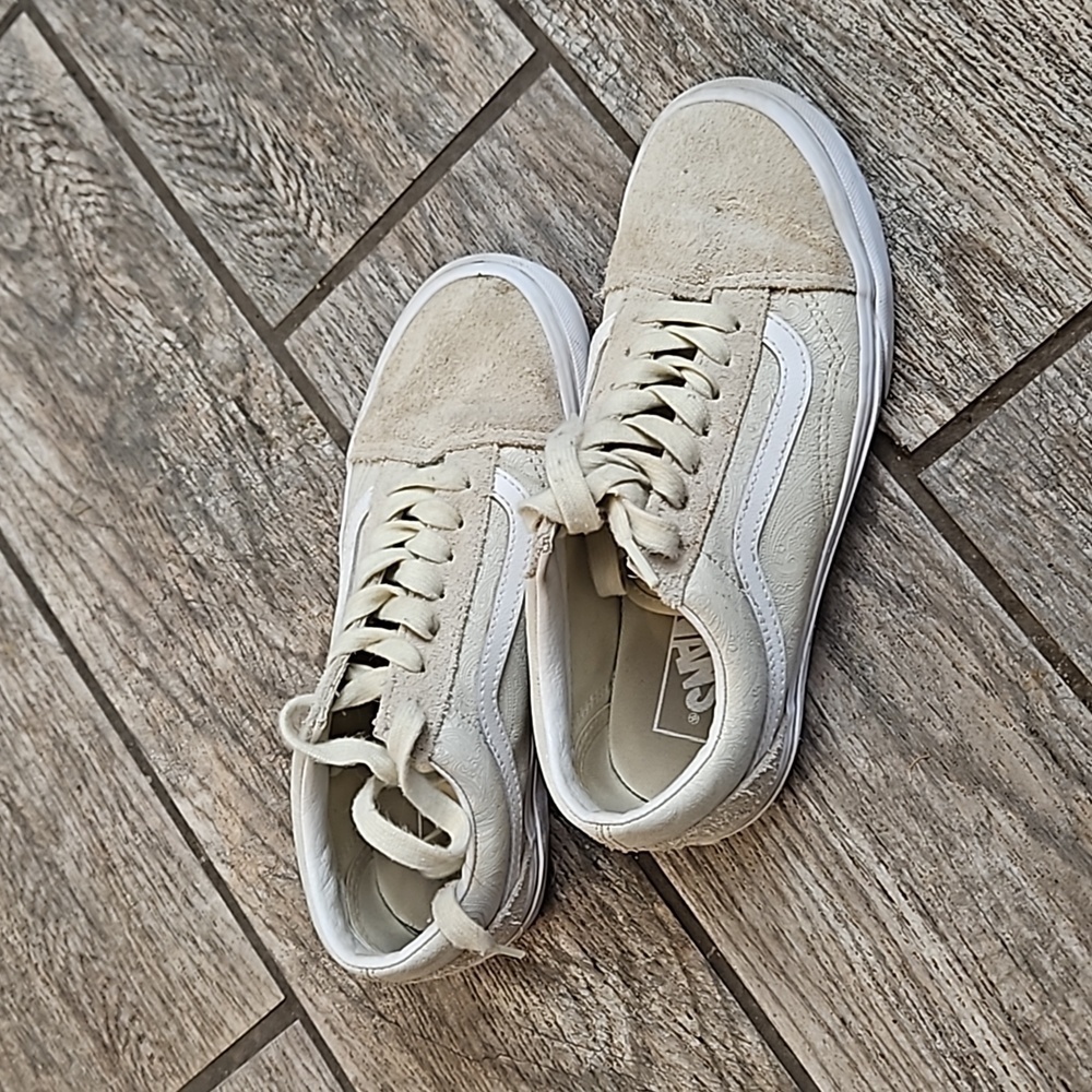 Vans size 7.5 embossed tooled leather look